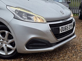 Used Peugeot 208 2015 for sale - 77463930: Photo