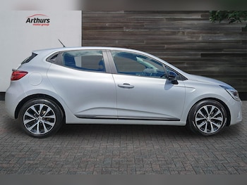 Used Renault Clio 2022 for sale - 79269336: Photo