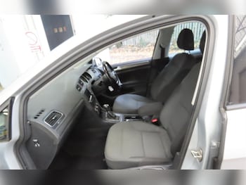 Used Volkswagen Golf 2013 for sale - 76535010: Photo