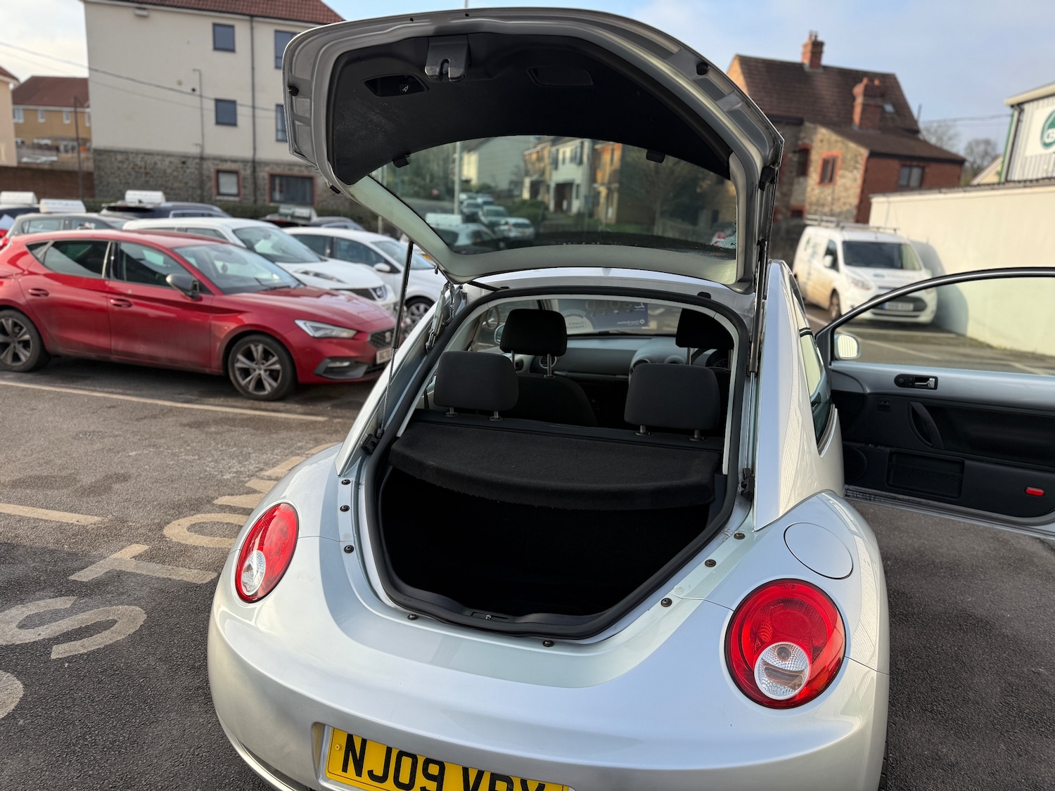 Used Volkswagen Beetle 2009 for sale - 76453635: Photo 14