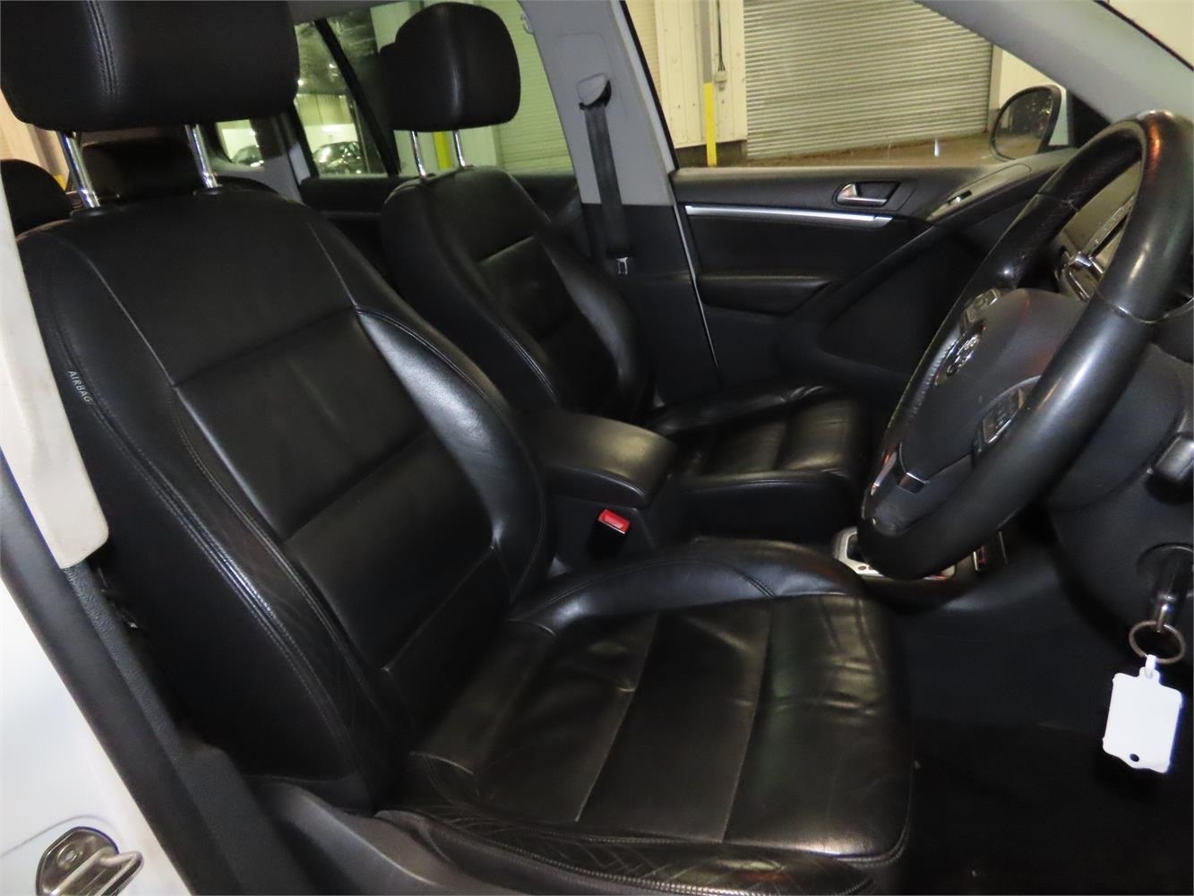 Used Volkswagen Tiguan 2012 for sale - 76641623: Photo 10