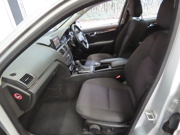 Used Mercedes-Benz C-Class 2010 for sale - 76224963: Photo 7