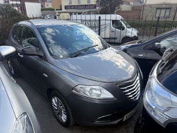 Used Chrysler Ypsilon 2013 for sale - 75974964: Photo