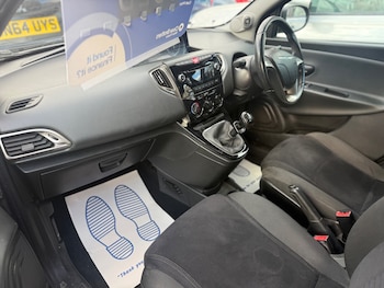 Used Chrysler Ypsilon 2013 for sale - 75974964: Photo
