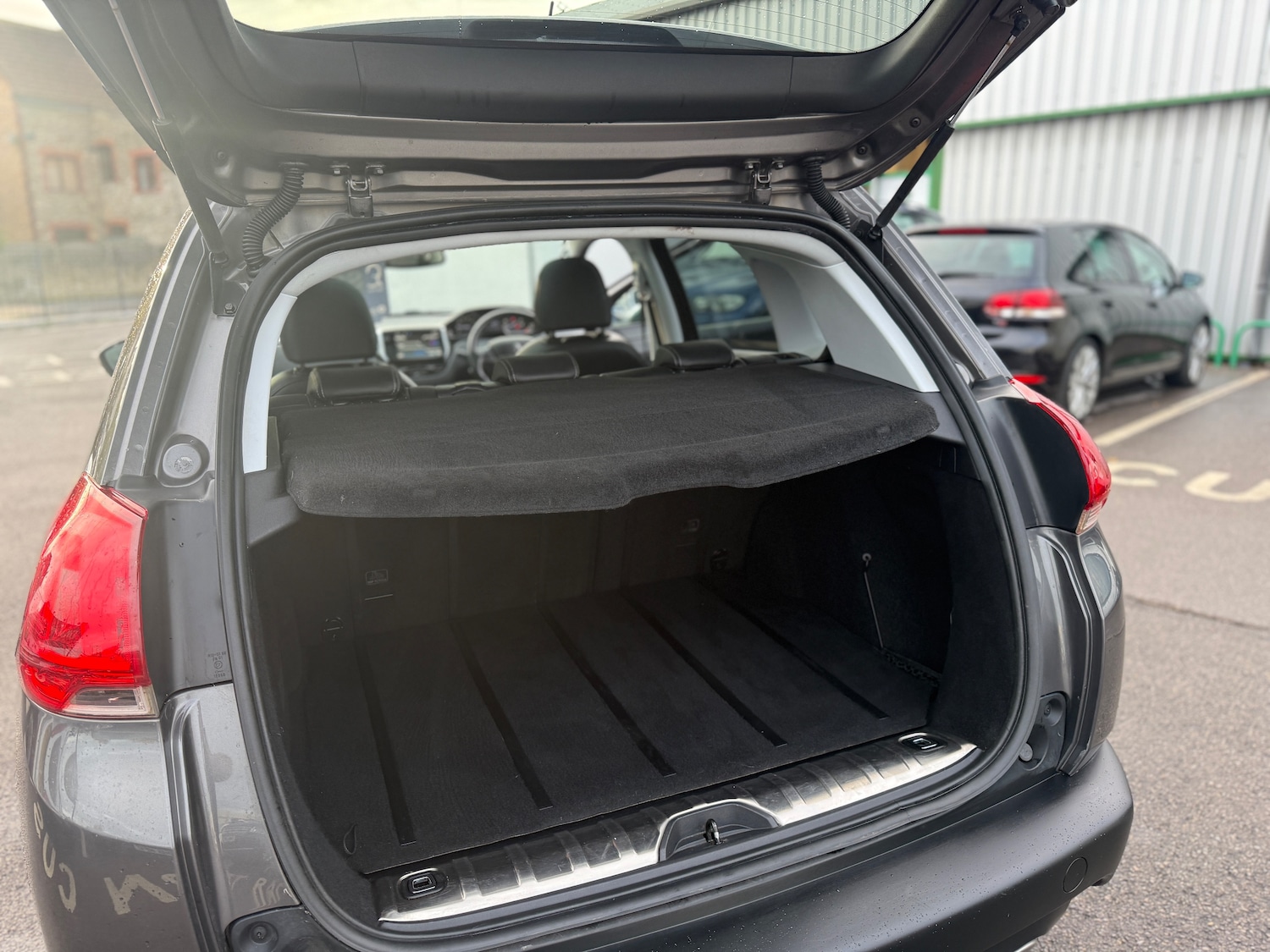 Used Peugeot 2008 2014 for sale - 75918185: Photo 17