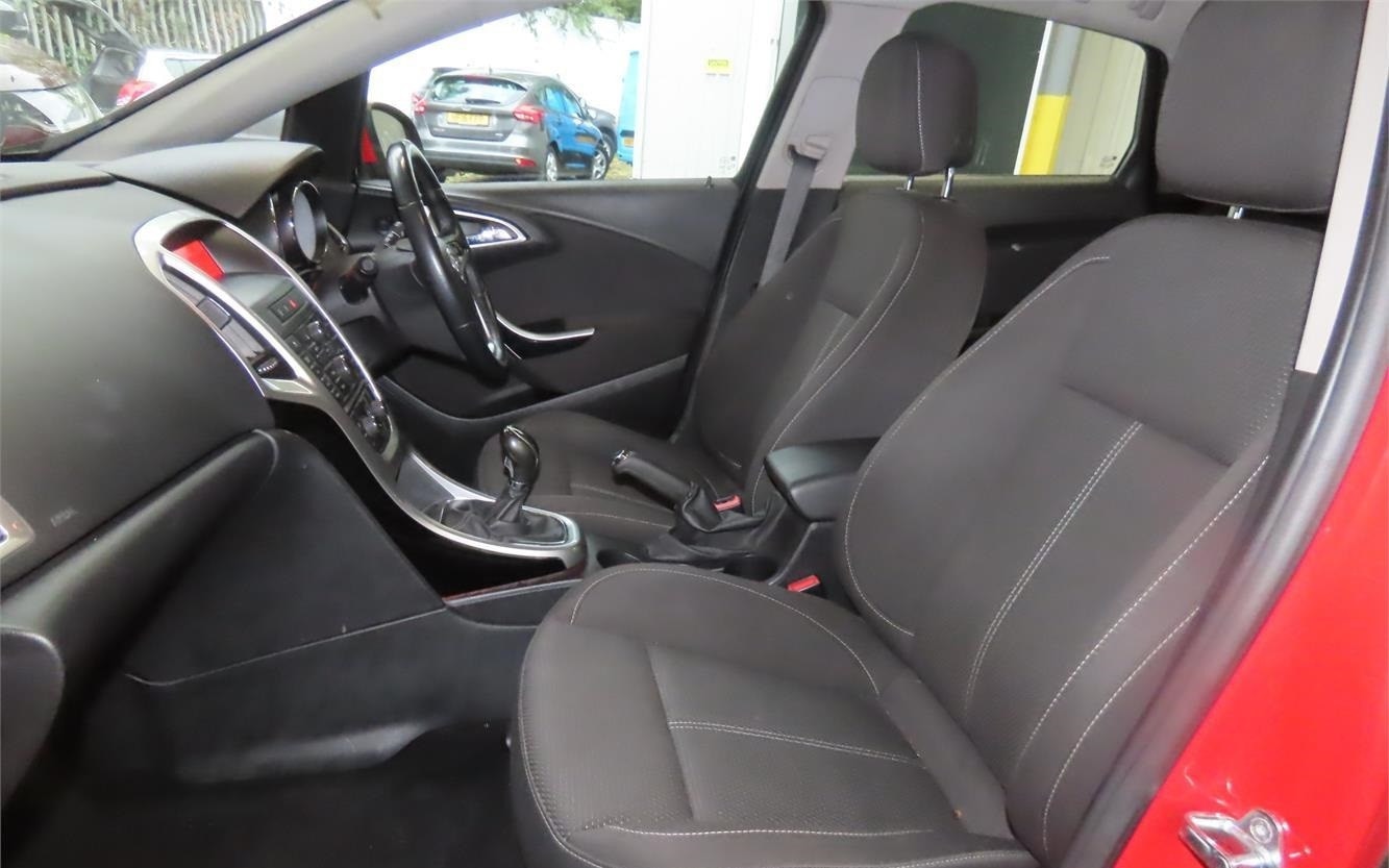 Used Vauxhall Astra 2013 for sale - 76453670: Photo 2