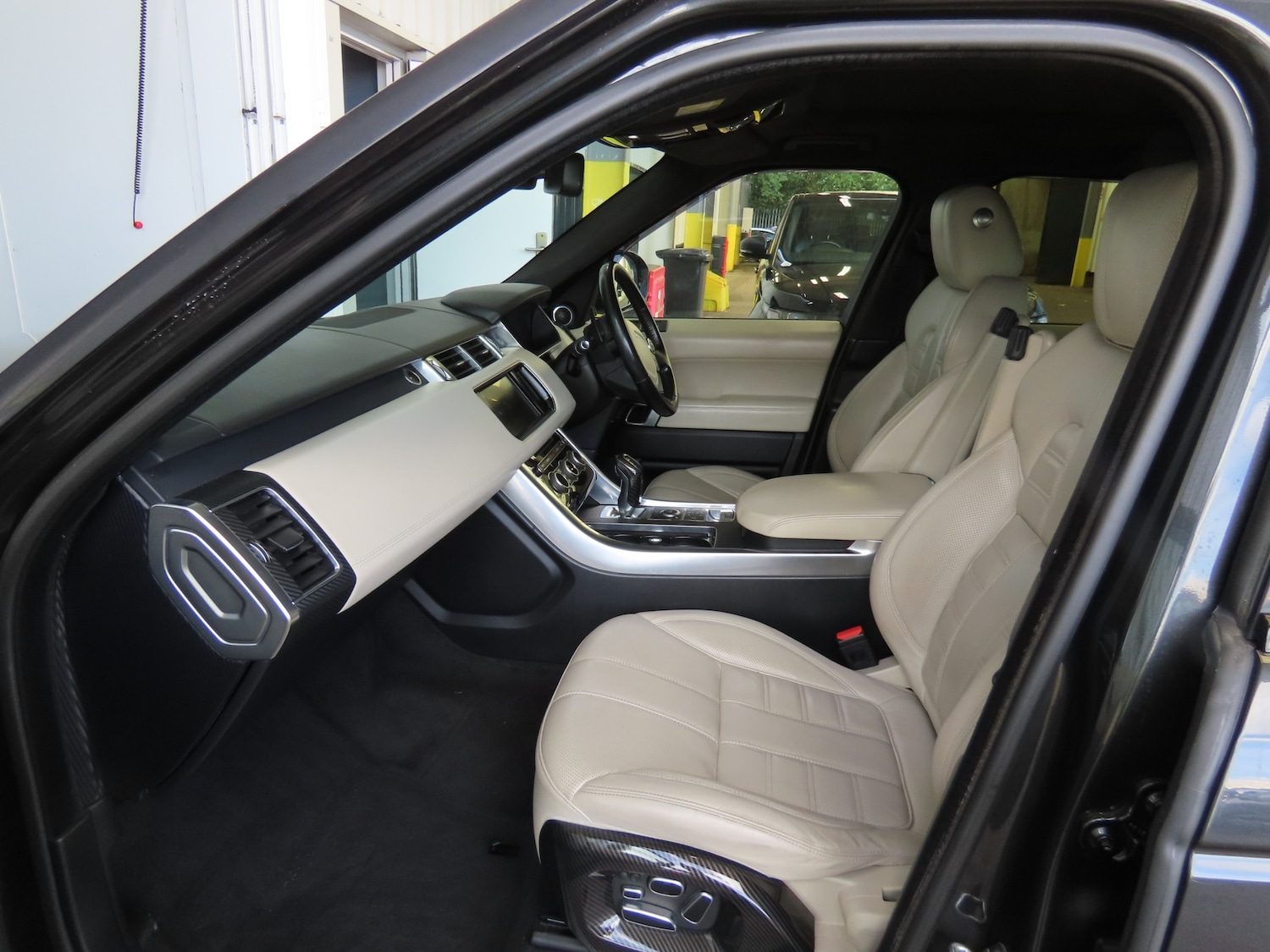 Used Land Rover Range Rover Sport 2015 for sale - 76198127: Photo 8