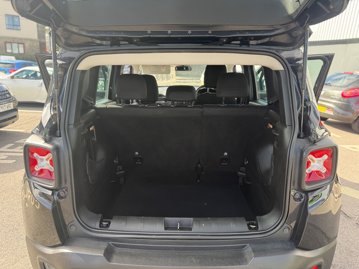 Used Jeep Renegade 2016 for sale - 75918187: Photo 18