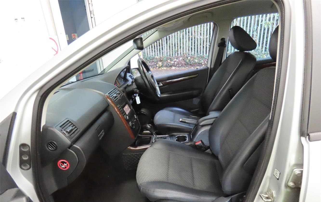 Used Mercedes-Benz A-Class 2010 for sale - 76495807: Photo 2