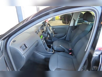 Used Volkswagen Polo 2011 for sale - 76641634: Photo