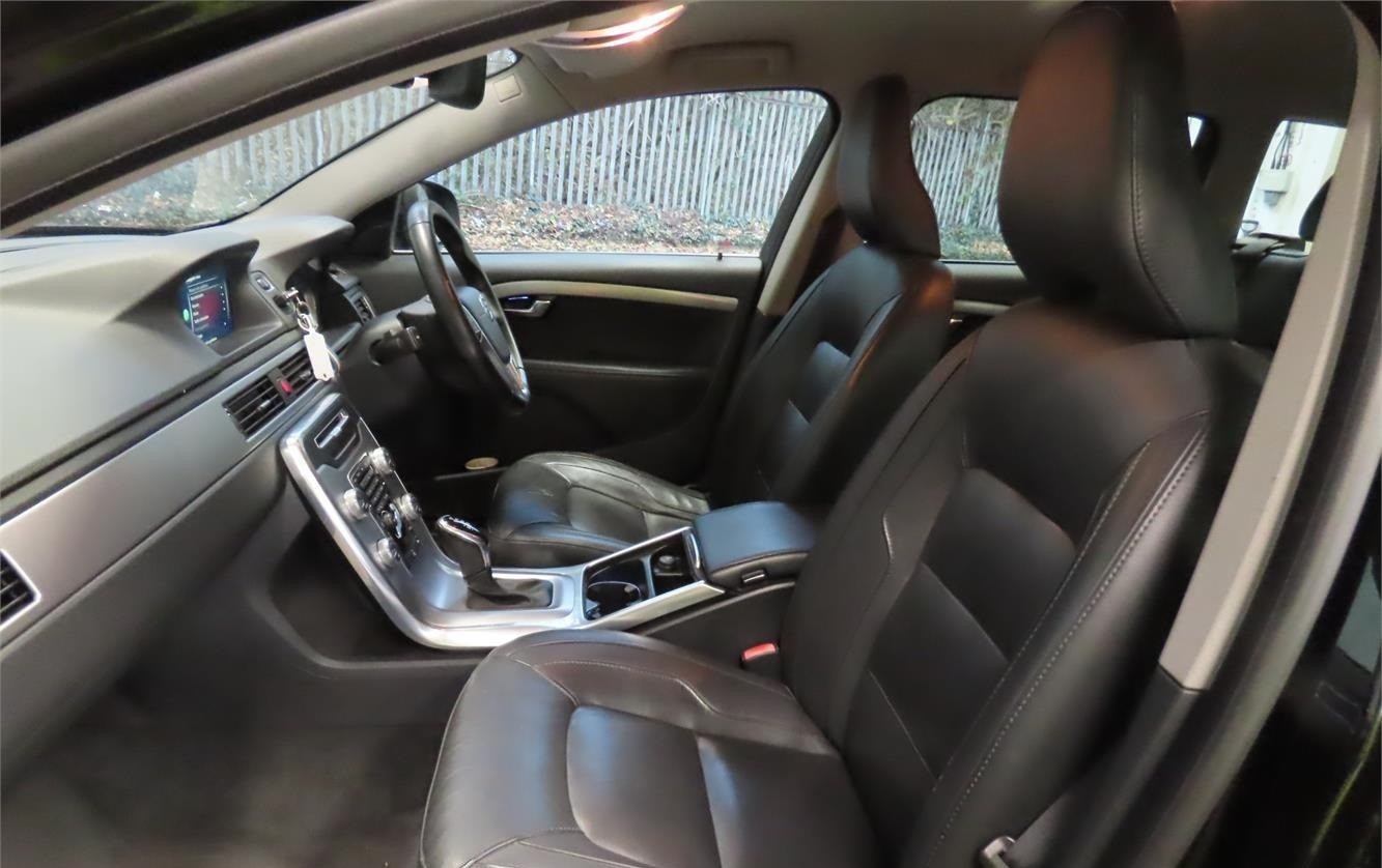 Used Volvo V70 2016 for sale - 76819702: Photo 2