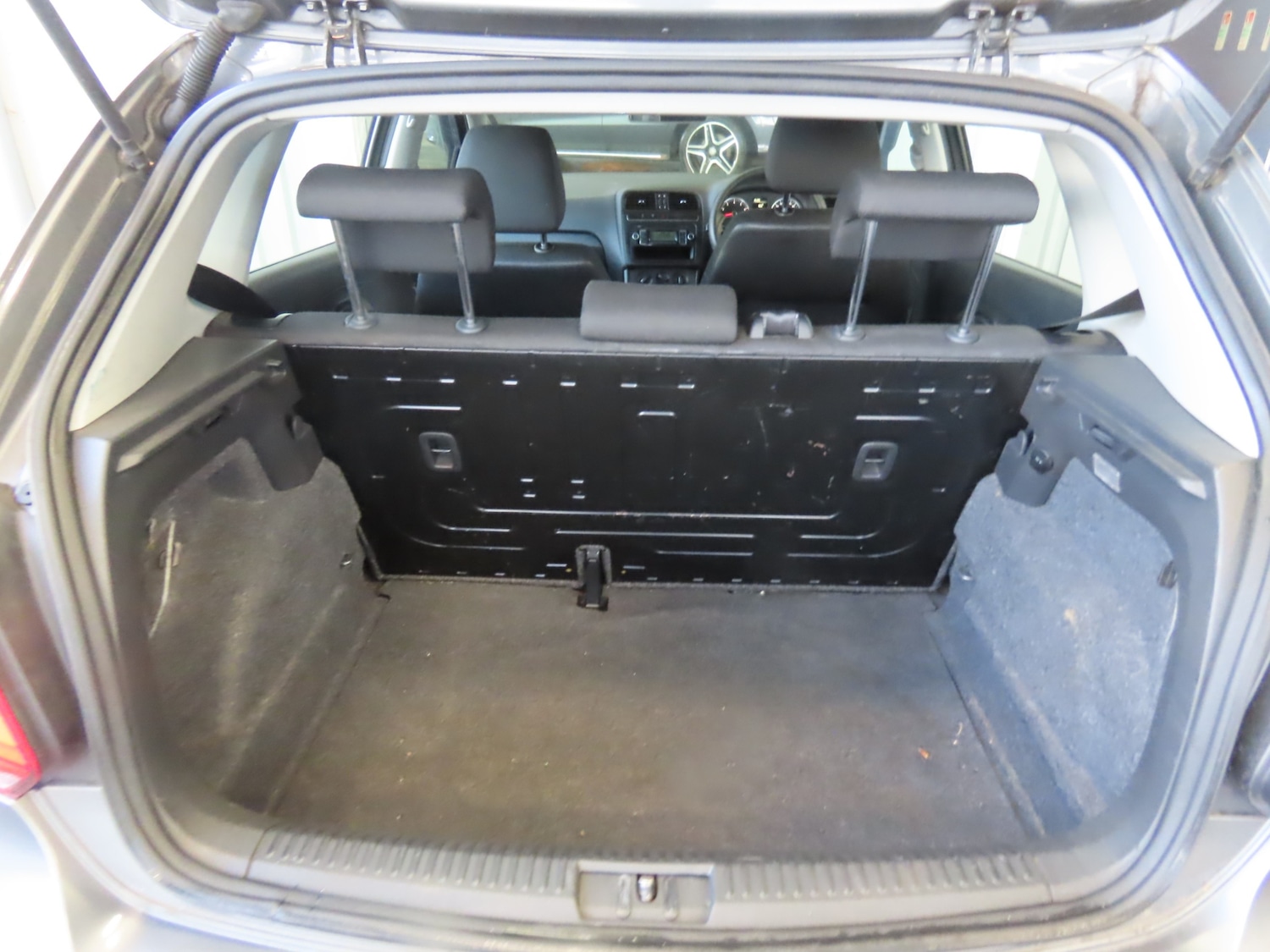 Used Volkswagen Polo 2010 for sale - 76357813: Photo 11