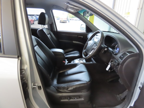 Used Hyundai Santa Fe 2010 for sale - 76292884: Photo 7