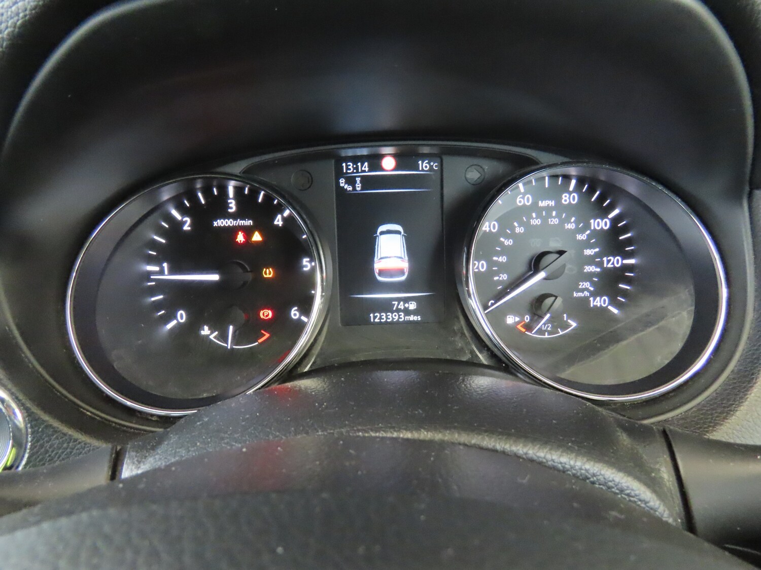 Used Nissan Qashqai 2015 for sale - 76198104: Photo 10