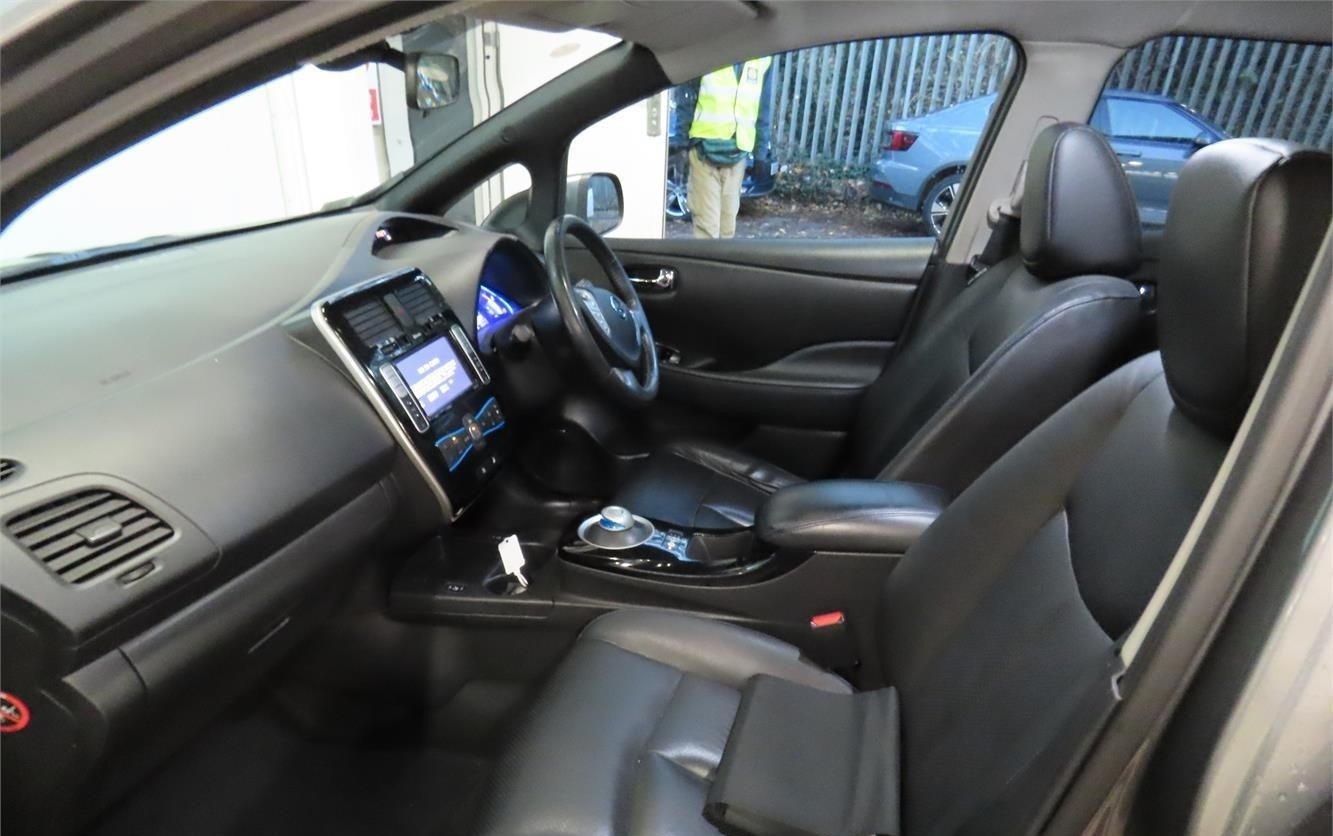 Used Nissan Leaf 2015 for sale - 76685518: Photo 2