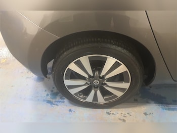 Used Nissan Leaf 2015 for sale - 76685518: Photo