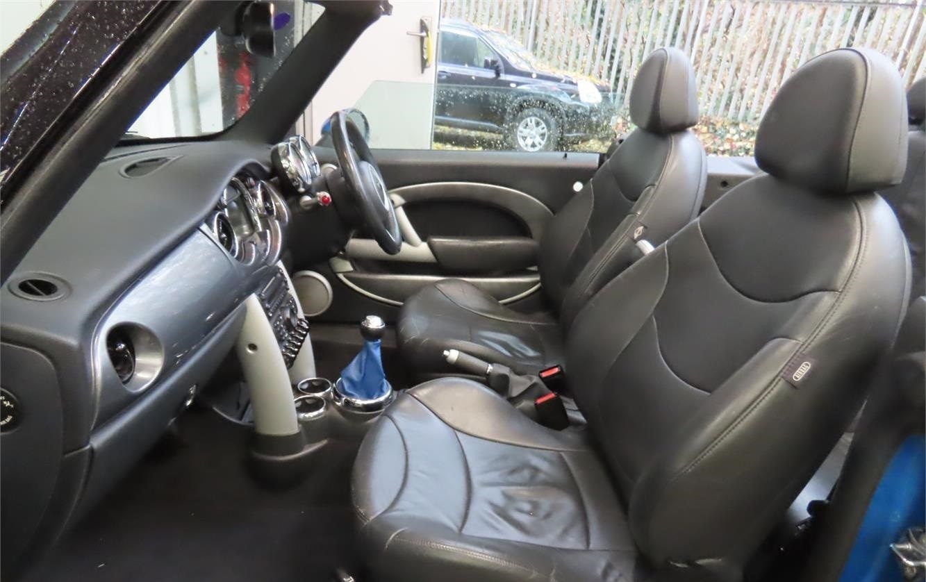 Used MINI Convertible 2007 for sale - 76909274: Photo 2