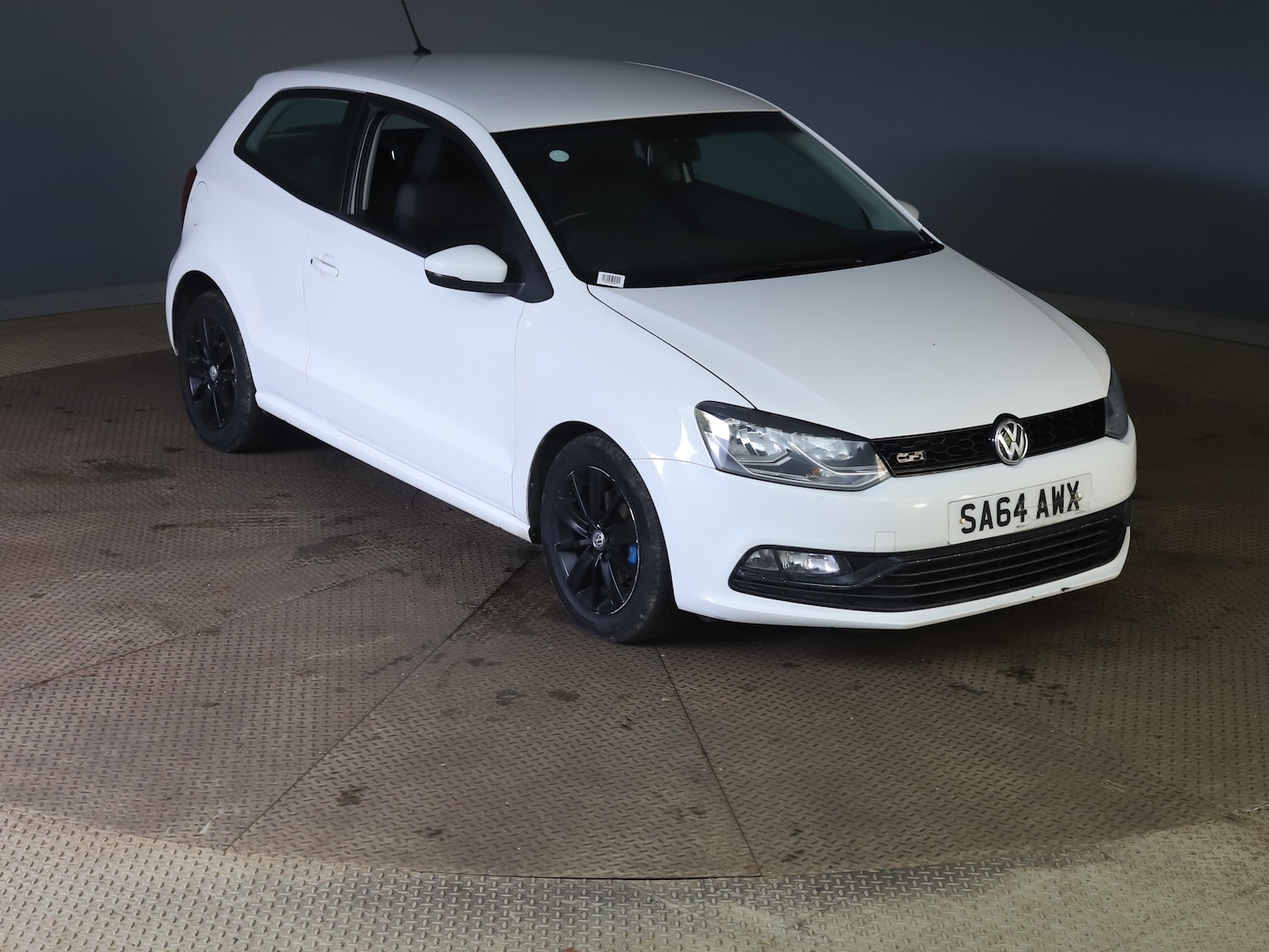 Used Volkswagen Polo 2014 for sale - 76792435: Photo 1