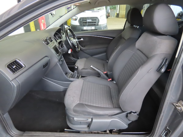 Used Volkswagen Polo 2014 for sale - 76292859: Photo 8