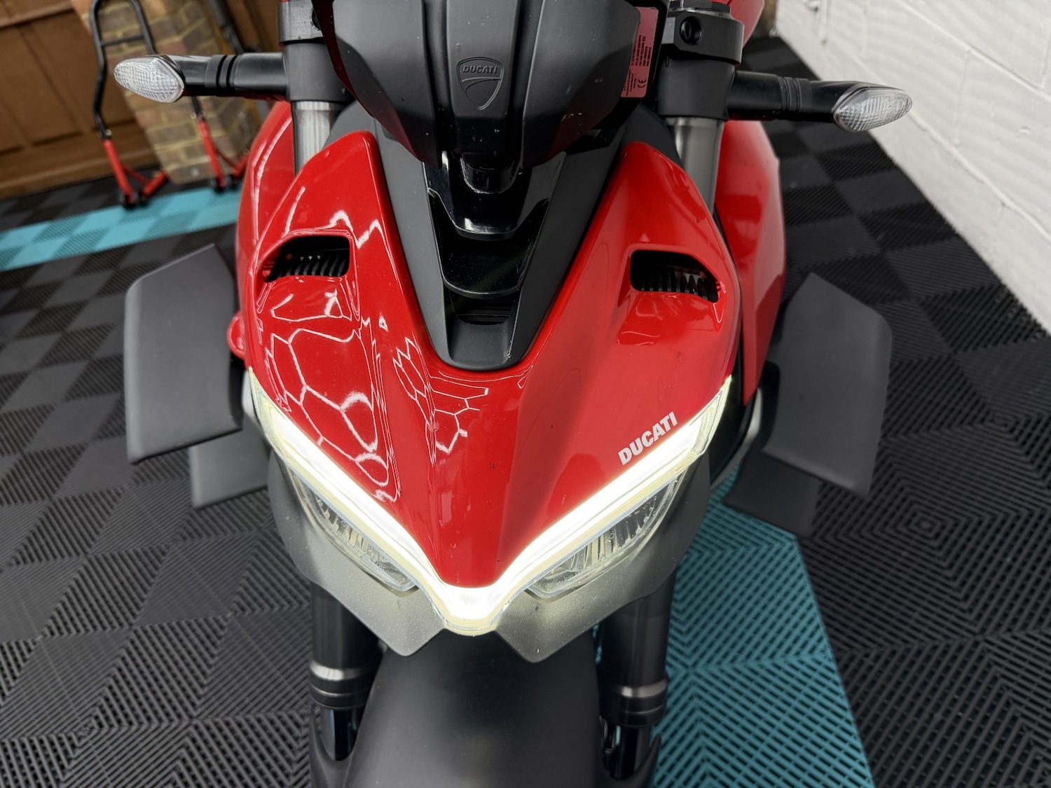 Ducati Streetfighter V4