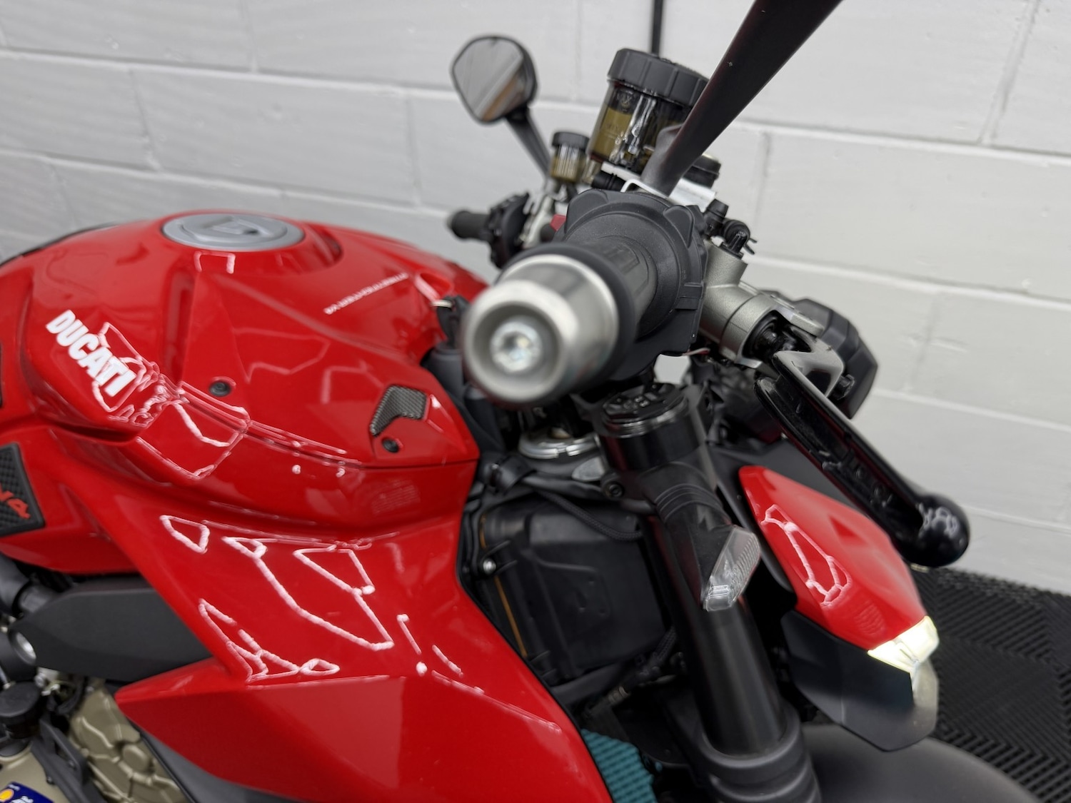 Ducati Streetfighter V4