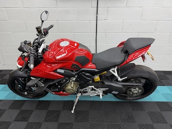 Used Ducati Streetfighter V4 2021 for sale - bike-77464854: Photo