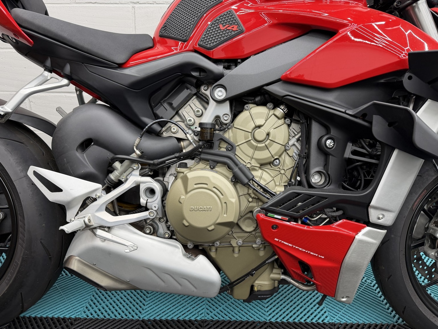 Ducati Streetfighter V4