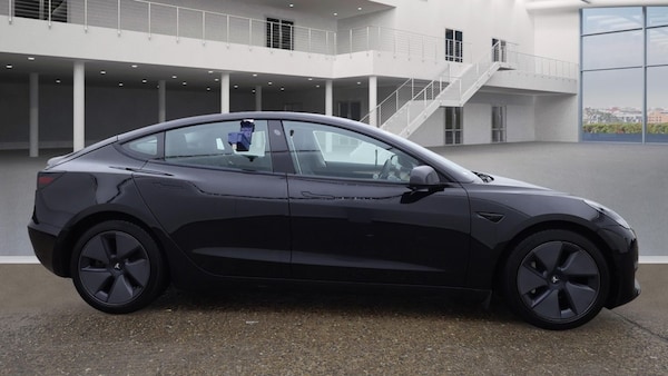 Used Tesla Model 3 2021 for sale - 76281371: Photo 4