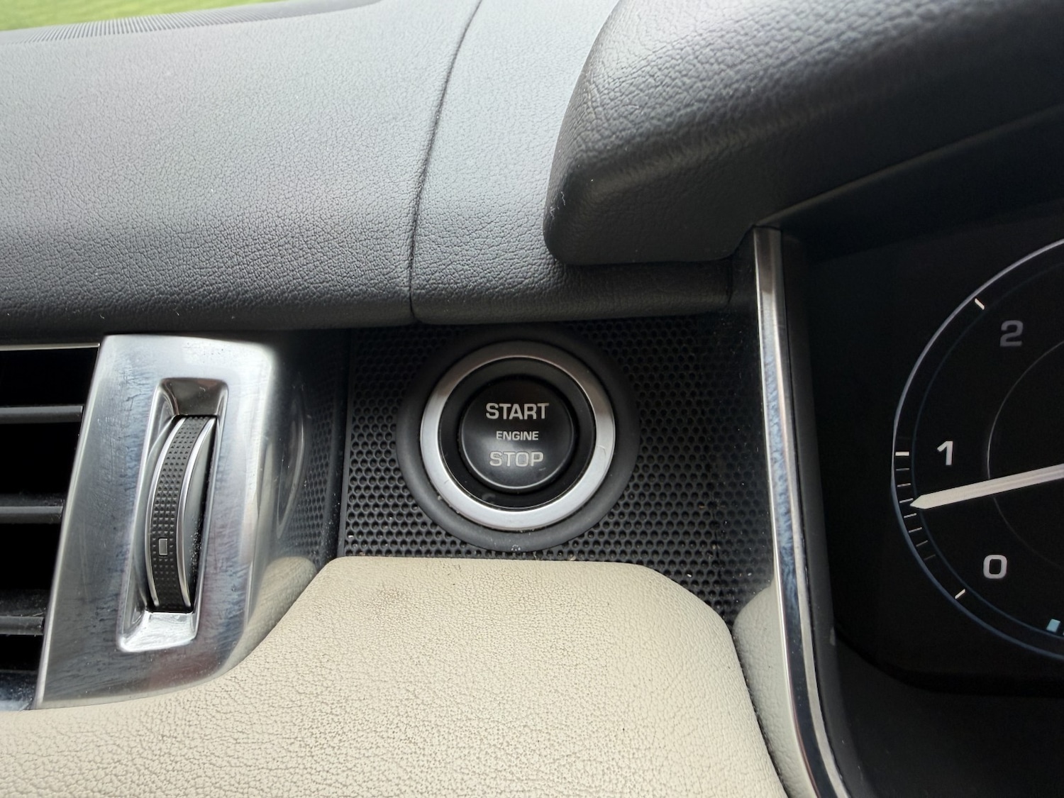 Used Land Rover Range Rover Sport 2015 for sale - 77807118: Photo 17