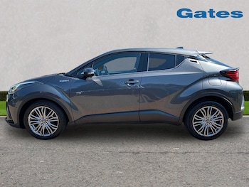 Used Toyota C-HR 2021 for sale - 79521731: Photo