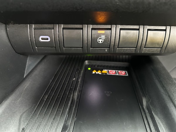 Used Toyota C-HR 2024 for sale - 76272859: Photo 24