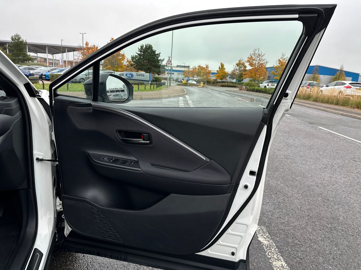 Used Toyota C-HR 2024 for sale - 76272859: Photo 35