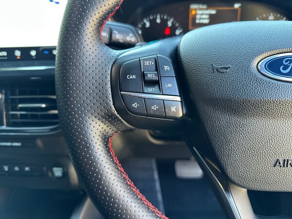Used Ford Focus 2023 for sale - 76033695: Photo 26