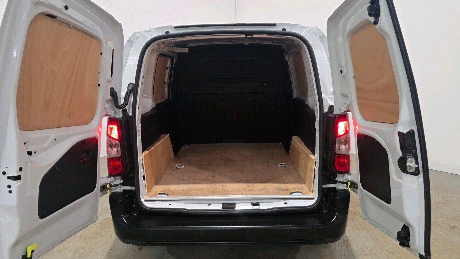 Used Citroen Berlingo 2023 for sale - 77831861: Photo 8