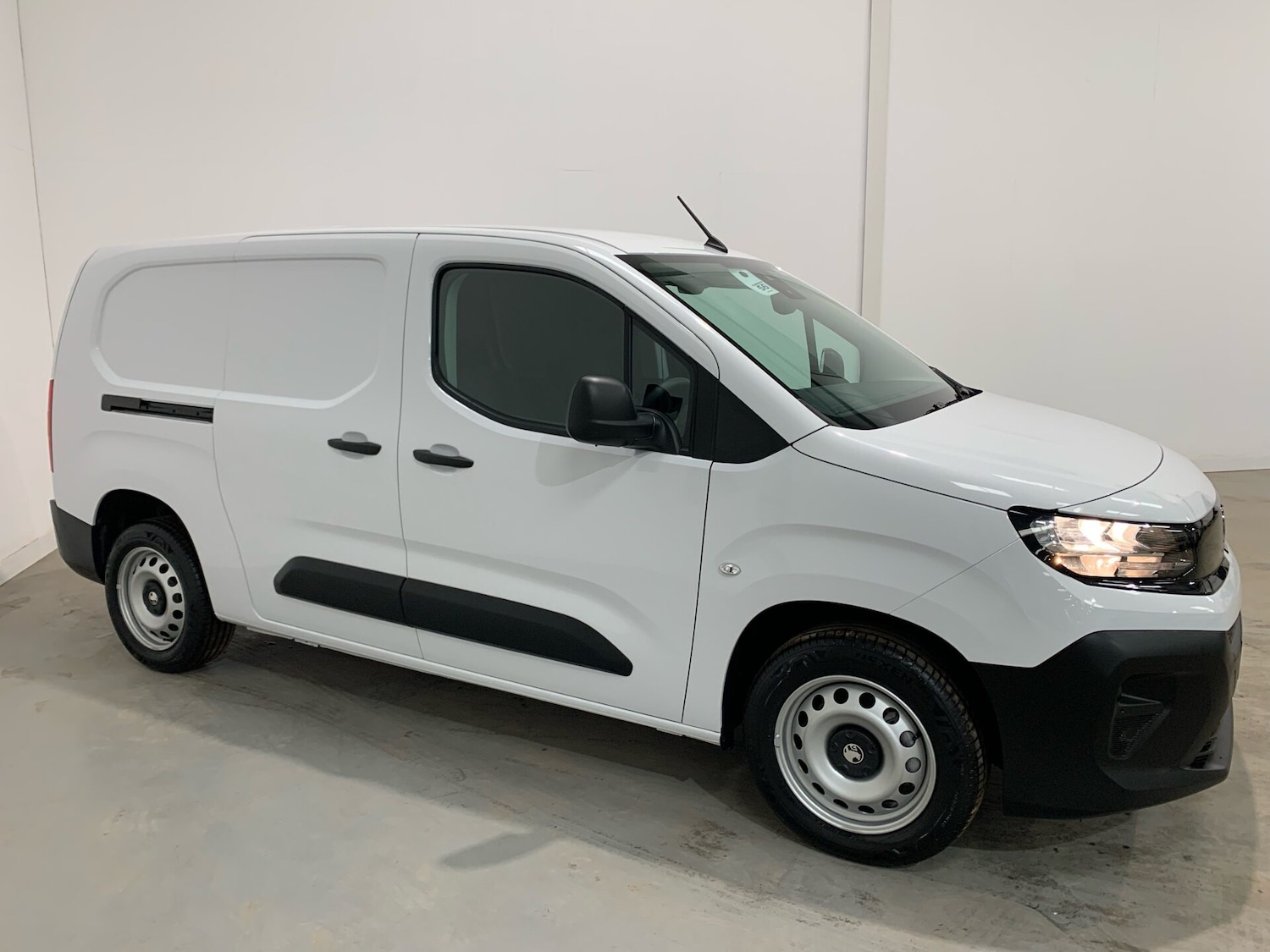 Used Vauxhall Combo 2025 for sale - 76263338: Photo 3