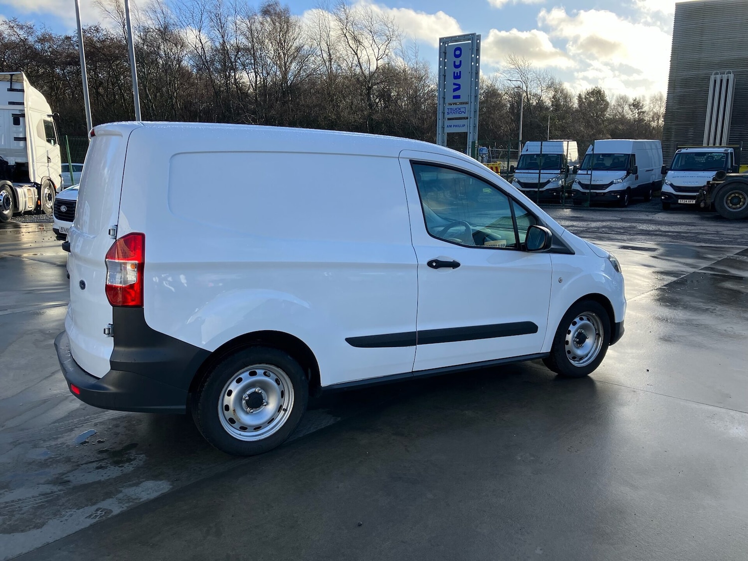 Used Ford Transit Courier 2022 for sale - 77318272: Photo 6