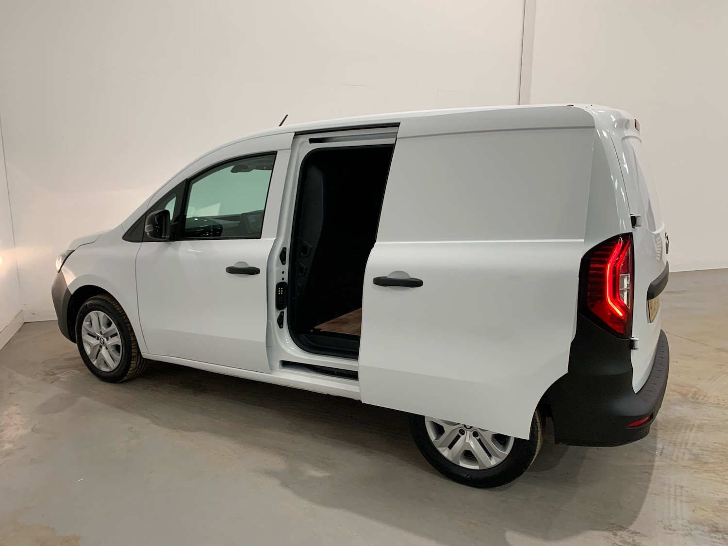 Used Renault Kangoo 2024 for sale - 76904479: Photo 10