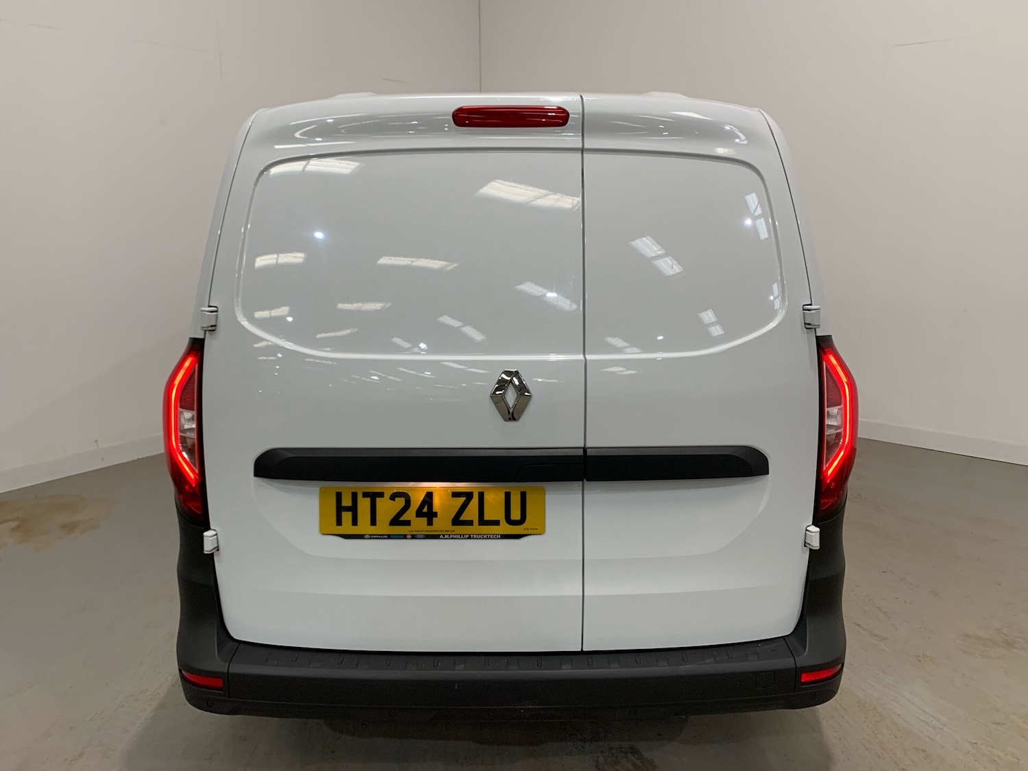 Used Renault Kangoo 2024 for sale - 76904479: Photo 7