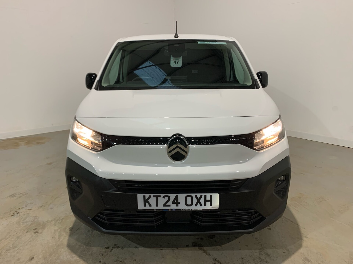 Used Citroen Berlingo 2024 for sale - 76576687: Photo 2