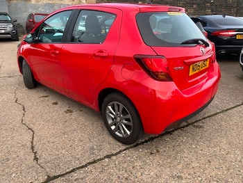 Used Toyota Yaris 2015 for sale - 79659040: Photo