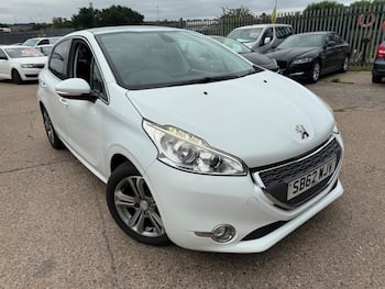 Used Peugeot 208 2013 for sale - 79659105: Photo
