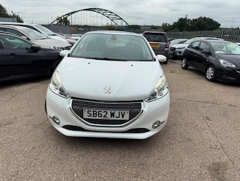 Used Peugeot 208 2013 for sale - 79659105: Photo