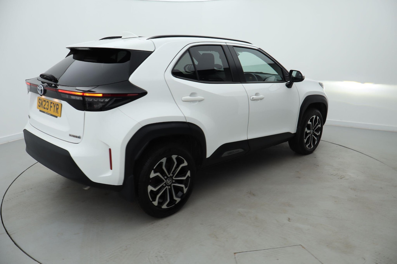 Used Toyota Yaris Cross 2023 for sale - 76676421: Photo 2