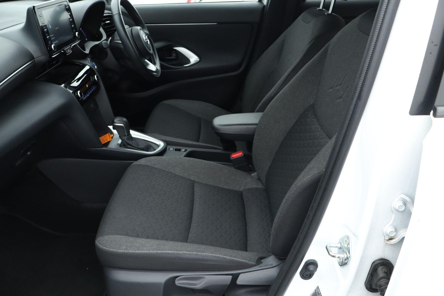 Used Toyota Yaris Cross 2023 for sale - 76676421: Photo 7