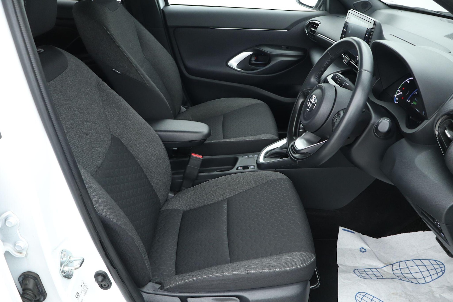 Used Toyota Yaris Cross 2023 for sale - 76676421: Photo 9