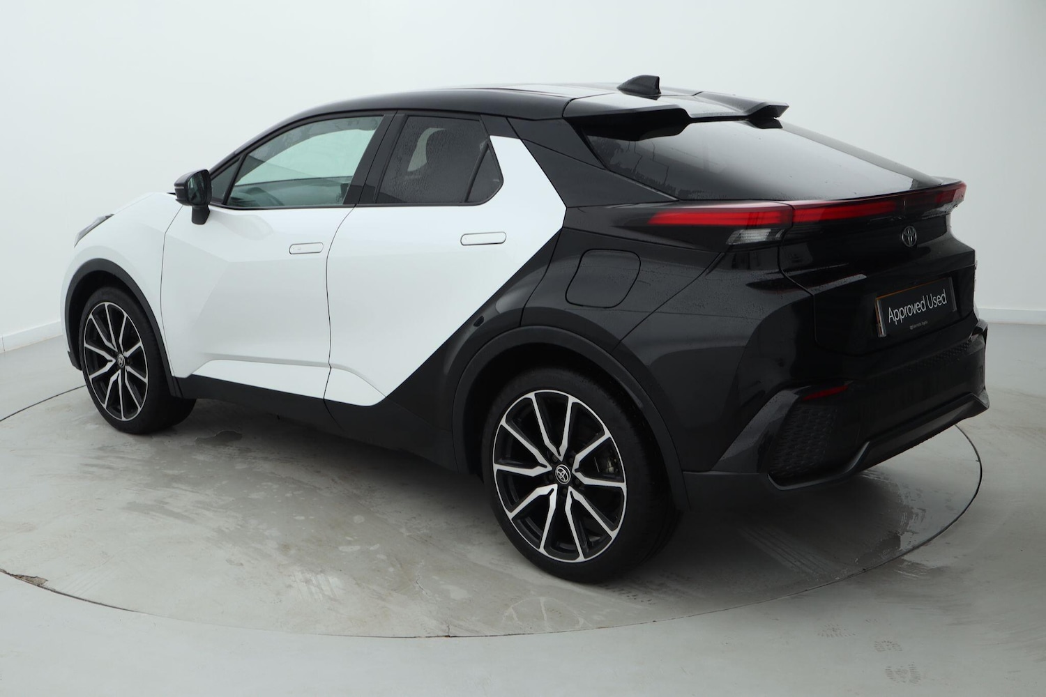 Used Toyota C-HR 2024 for sale - 77770867: Photo 6