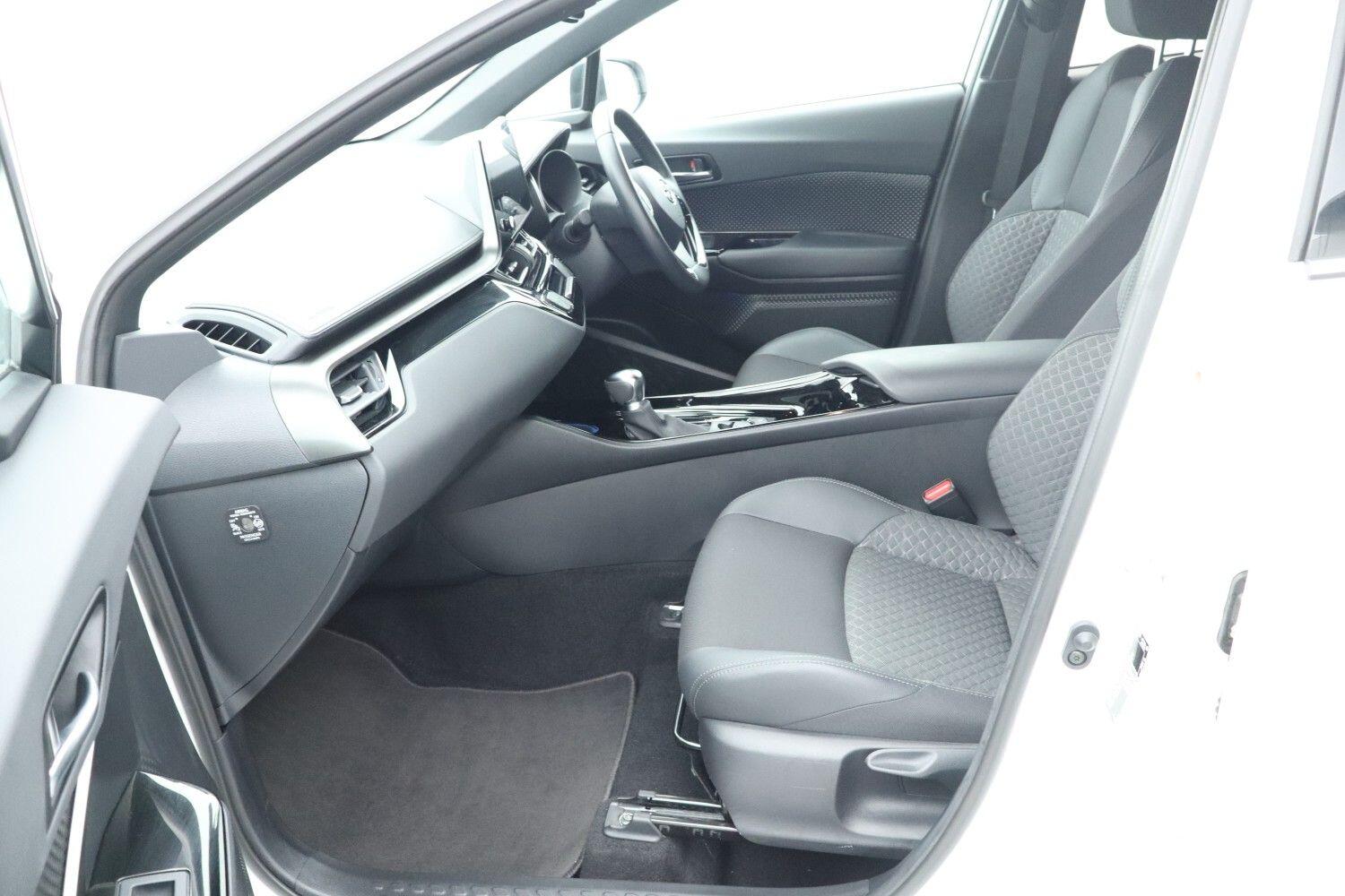 Used Toyota C-HR 2023 for sale - 76676230: Photo 10