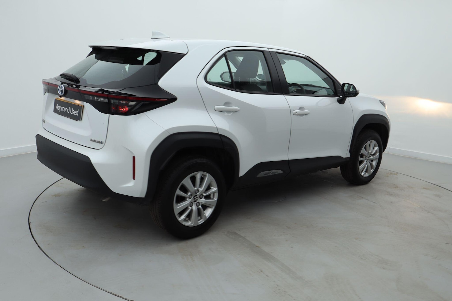 Used Toyota Yaris Cross 2024 for sale - 76677073: Photo 2