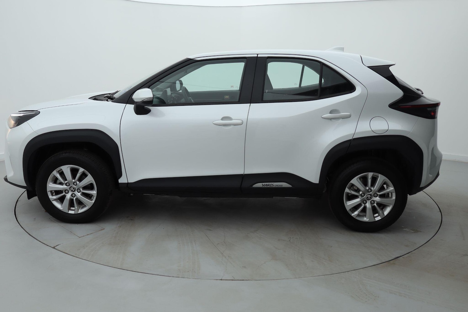 Used Toyota Yaris Cross 2024 for sale - 76677073: Photo 3