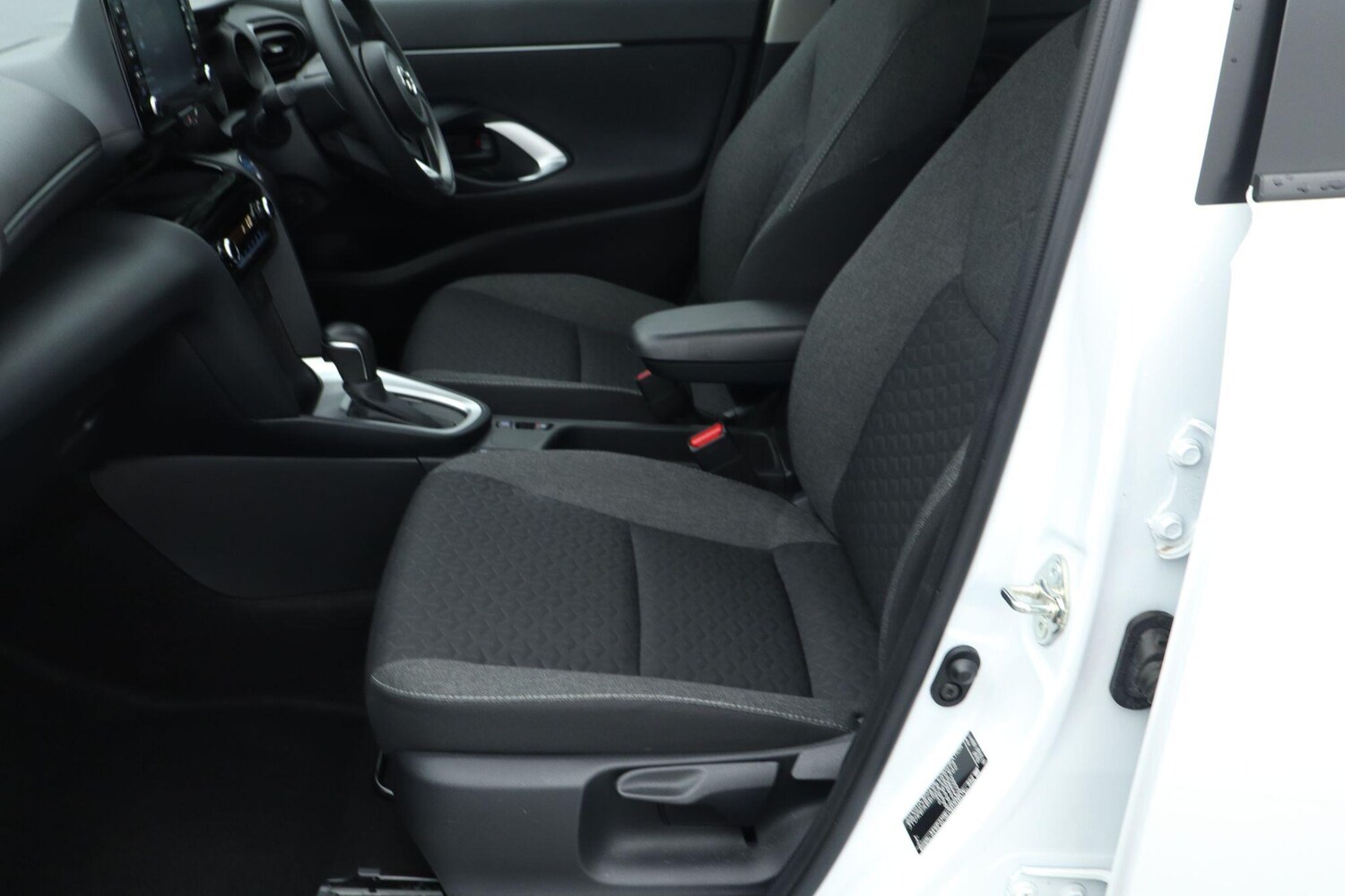 Used Toyota Yaris Cross 2024 for sale - 76677073: Photo 7